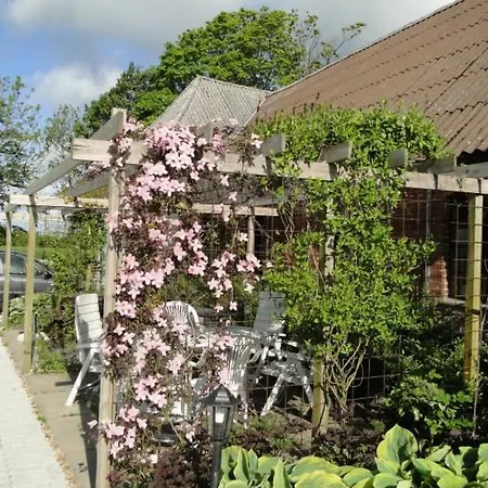 Lyngvej 16 Bed & Breakfast
